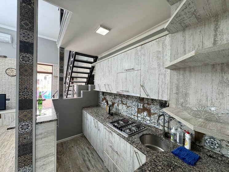 Kitchen, vasant kunj 3 Bedroom 200 Sq.Yd. Builder Floor In Vasant Kunj Delhi 9451286