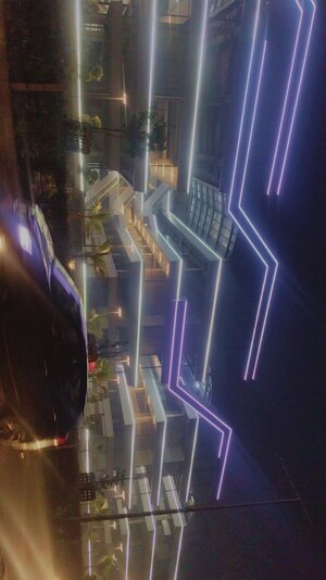 Staircase in  Shop at SKA Arcadia, Wave City – for Sale