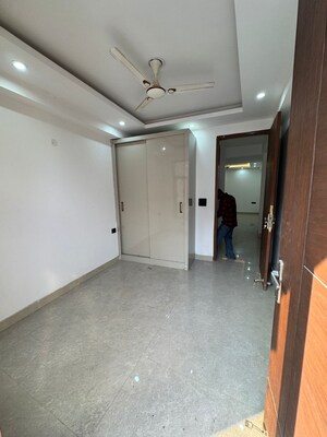 Room in 3 BHK Builder Floor at Saket – for Sale