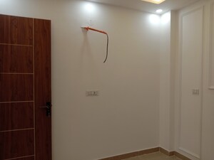 Room in 3 BHK Builder Floor at Dwarka Mor – for Sale