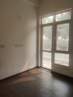 Room in 3 BHK Apartment at SRS Residency, Sector 88 – for Sale