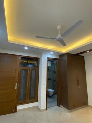 Room in 2 BHK Builder Floor at Malviya Nagar – for Sale