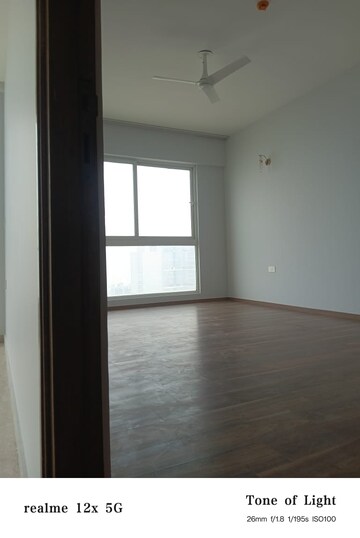 Room in 4 BHK Apartment at Conscient Hines Elevate, Sector 59 – for Rent