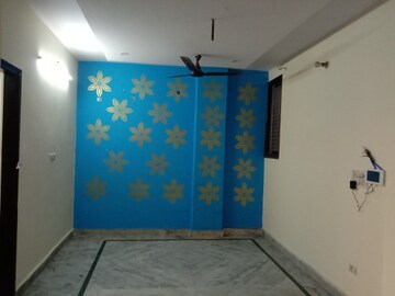 Room in 2 BHK Builder Floor at Dwarka Mor – for Rent