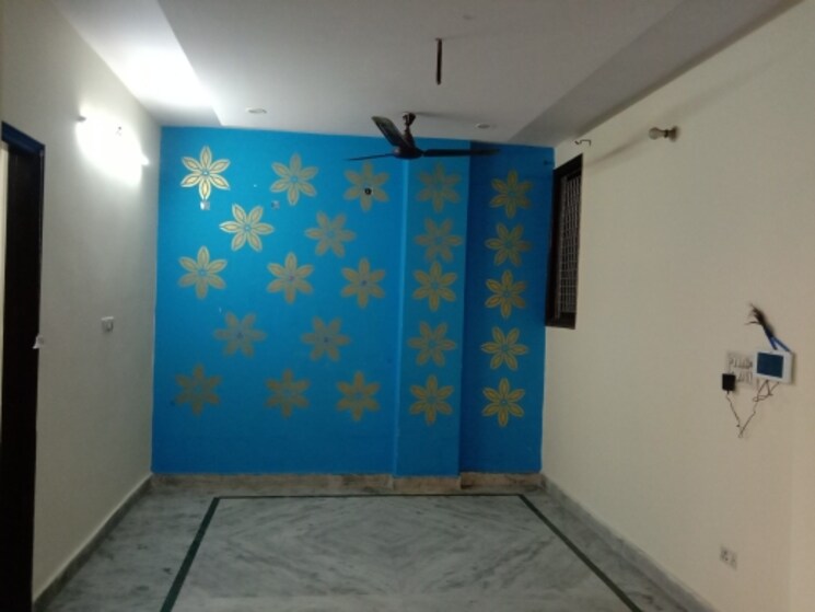 Room, dwarka mor 2 Bedroom 450 Sq.Ft. Builder Floor In Dwarka Mor Delhi 9451927