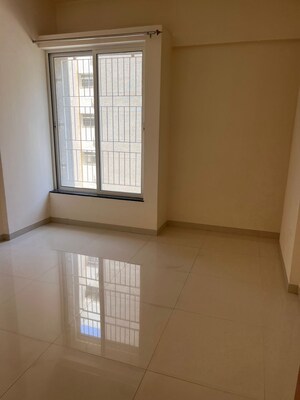 Room in 2 BHK Apartment at Abhinav Pebbles Urbania, Bavdhan – for Rent