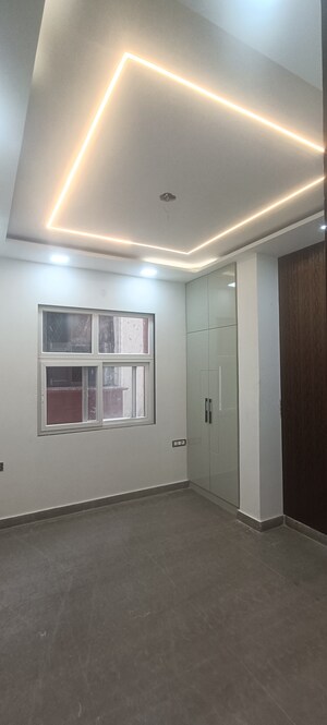 Room in 3 BHK Builder Floor at Rohini Sector 25 – for Sale