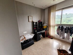 Living Room in 1.5 BHK Apartment at Hiranandani Avalon, Powai – for Rent