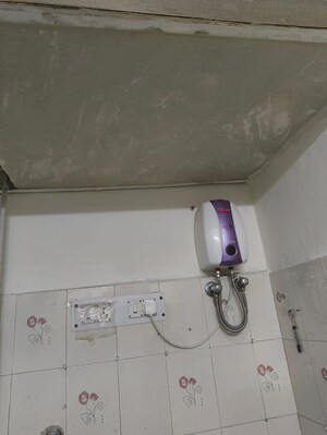 Furnished Amenities in 3 BHK Builder Floor at Kalkaji – for Rent