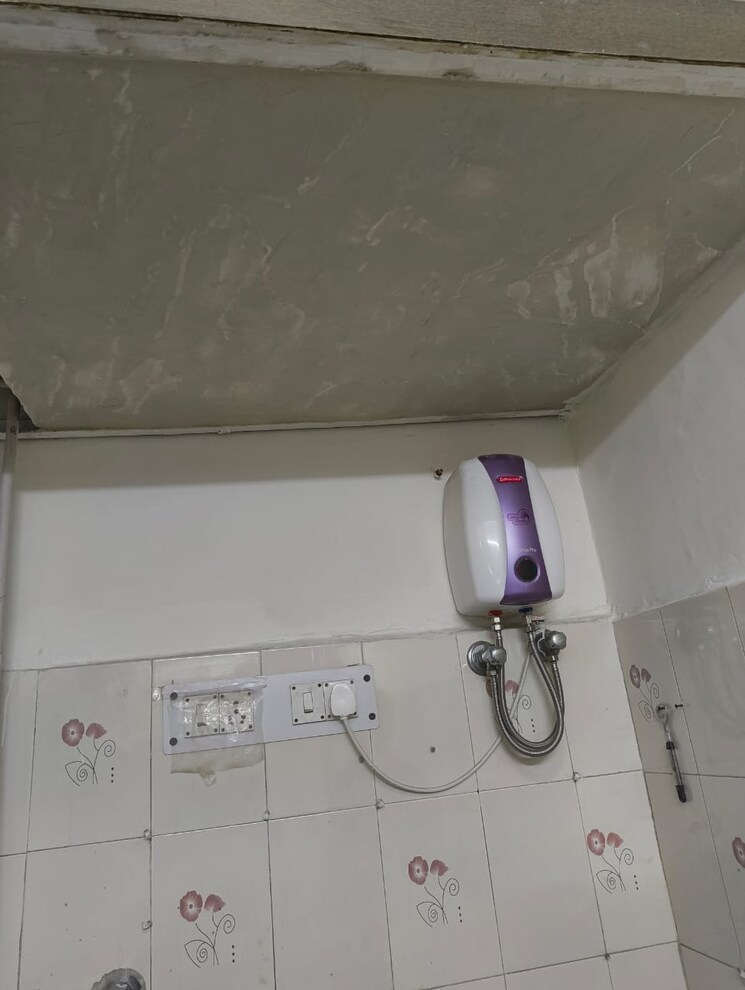 undefined, kalkaji 3 Bedroom 200 Sq.Yd. Builder Floor In Kalkaji Delhi 9452024