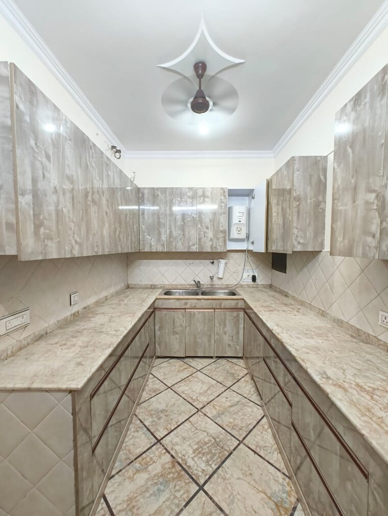 Kitchen, kalkaji 3 Bedroom 200 Sq.Yd. Builder Floor In Kalkaji Delhi 9452024