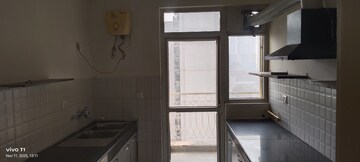 Room in 3.5 BHK Apartment at BPTP Park Prime, Sector 66 – for Rent