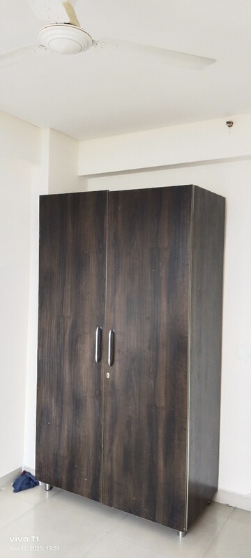 Furnished Amenities in 3.5 BHK Apartment at BPTP Park Prime, Sector 66 – for Rent