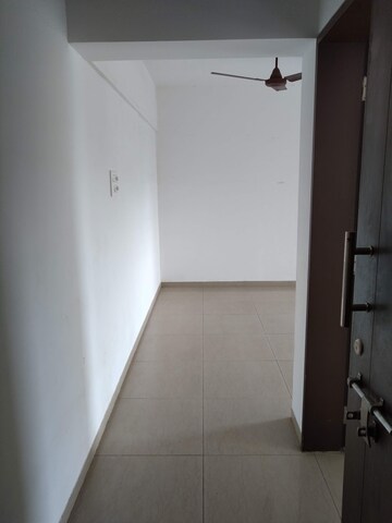 Furnished Amenities in 3 BHK Apartment at Paranjape Gloria Grand, Bavdhan – for Rent