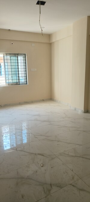 Room in 3 BHK Apartment at Alkapoor – for Sale