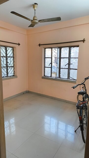 Room in 2 BHK Apartment at Kolkatta Gpo – for Sale