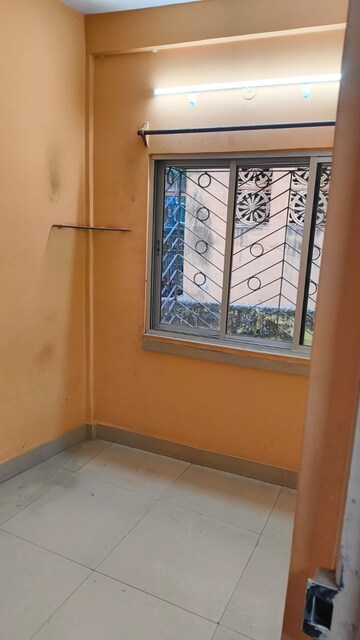 Room in 2 BHK Apartment at Kolkatta Gpo – for Sale
