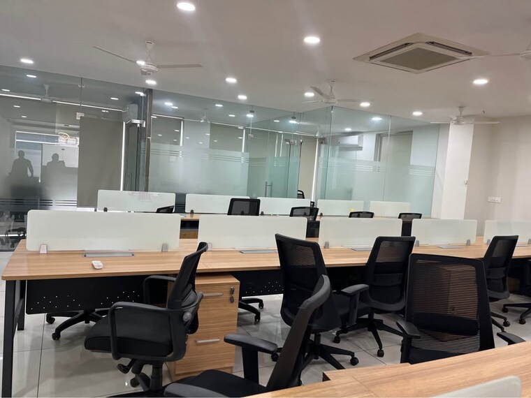 Team Area, vijay nagar Commercial Office Space 2500 Sq.Ft. In Vijay Nagar Indore 9452102