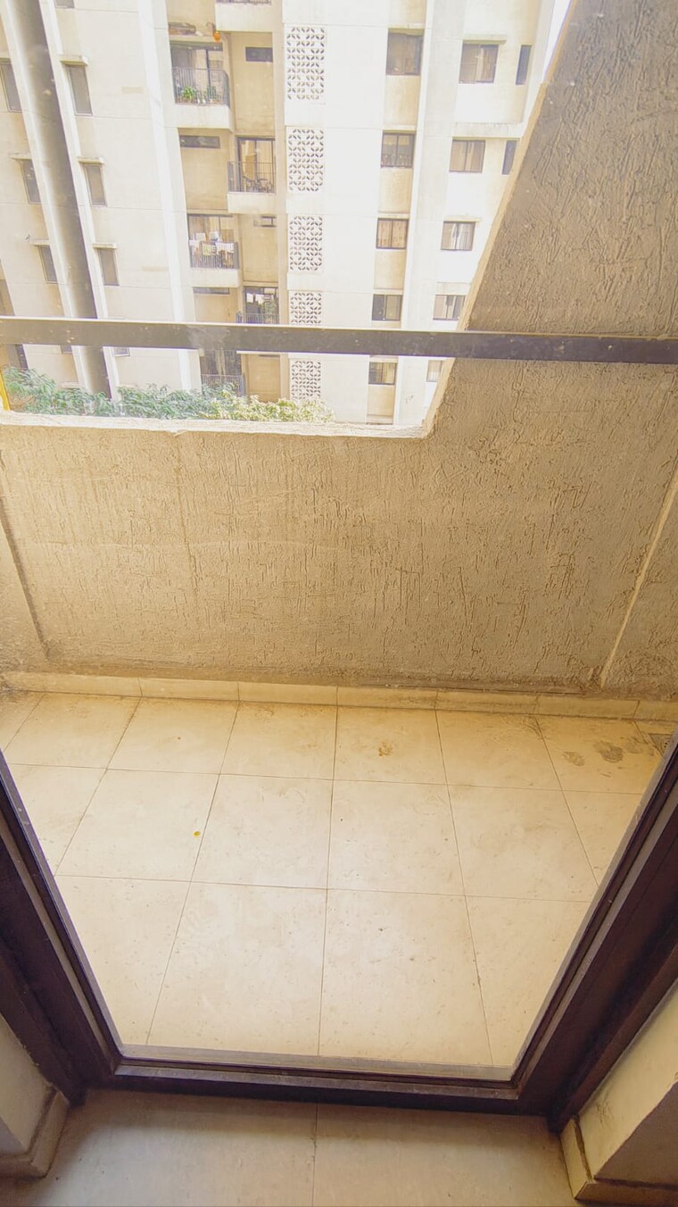 Balcony, lodha-palava-city 1 Bedroom 508 Sq.Ft. Apartment In Dombivli East Thane 9452245