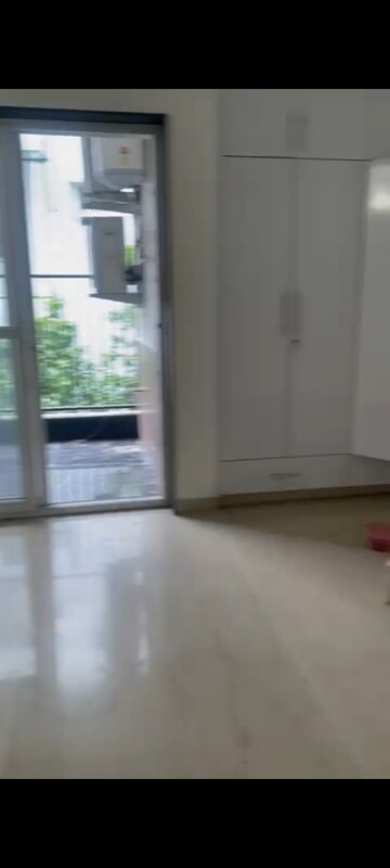 Room in 3 BHK Builder Floor at Chittaranjan Park – for Rent