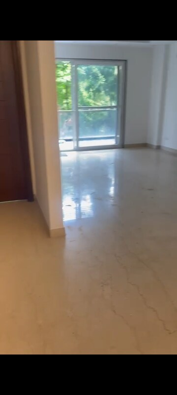 Room in 3 BHK Builder Floor at Chittaranjan Park – for Rent