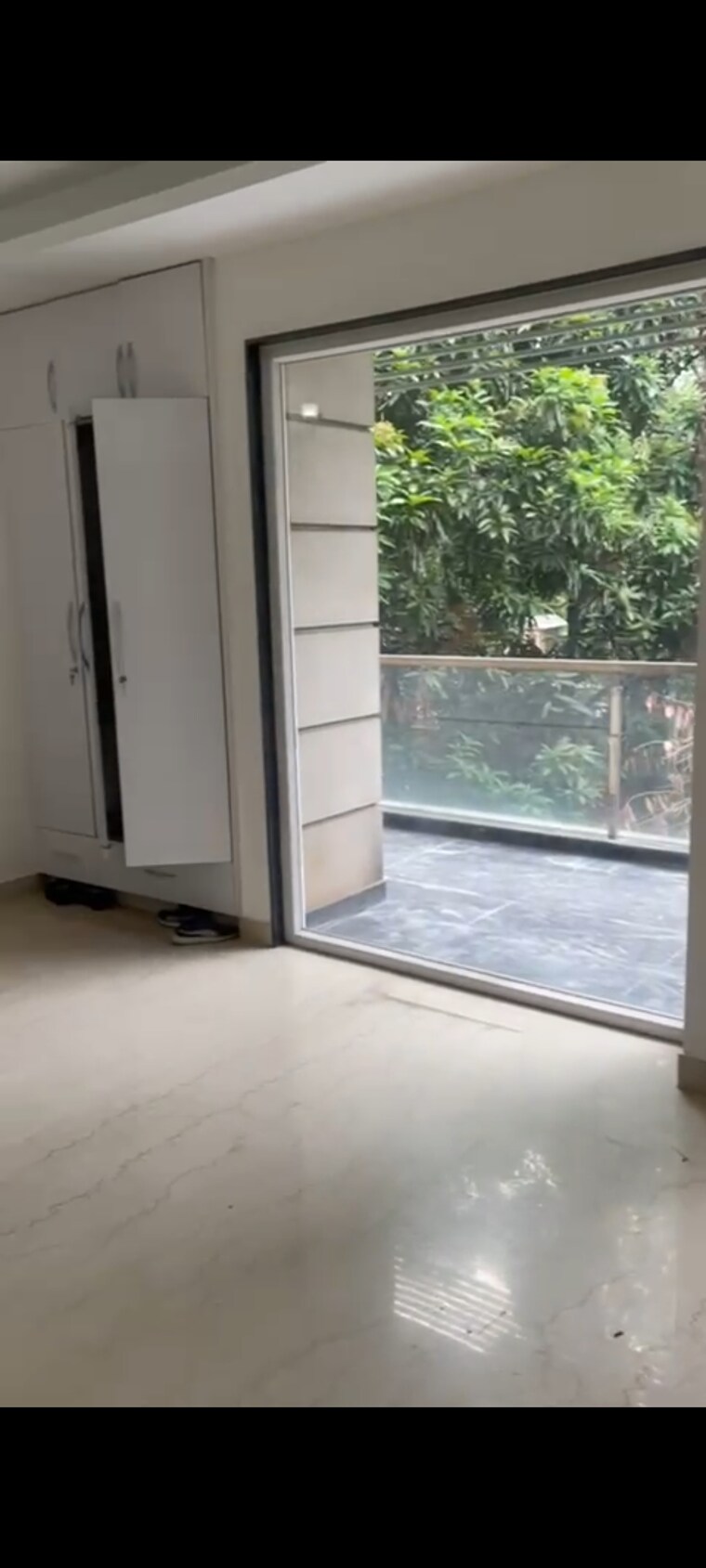 Balcony, chittaranjan park 3 Bedroom 240 Sq.Yd. Builder Floor In Chittaranjan Park Delhi 9452252