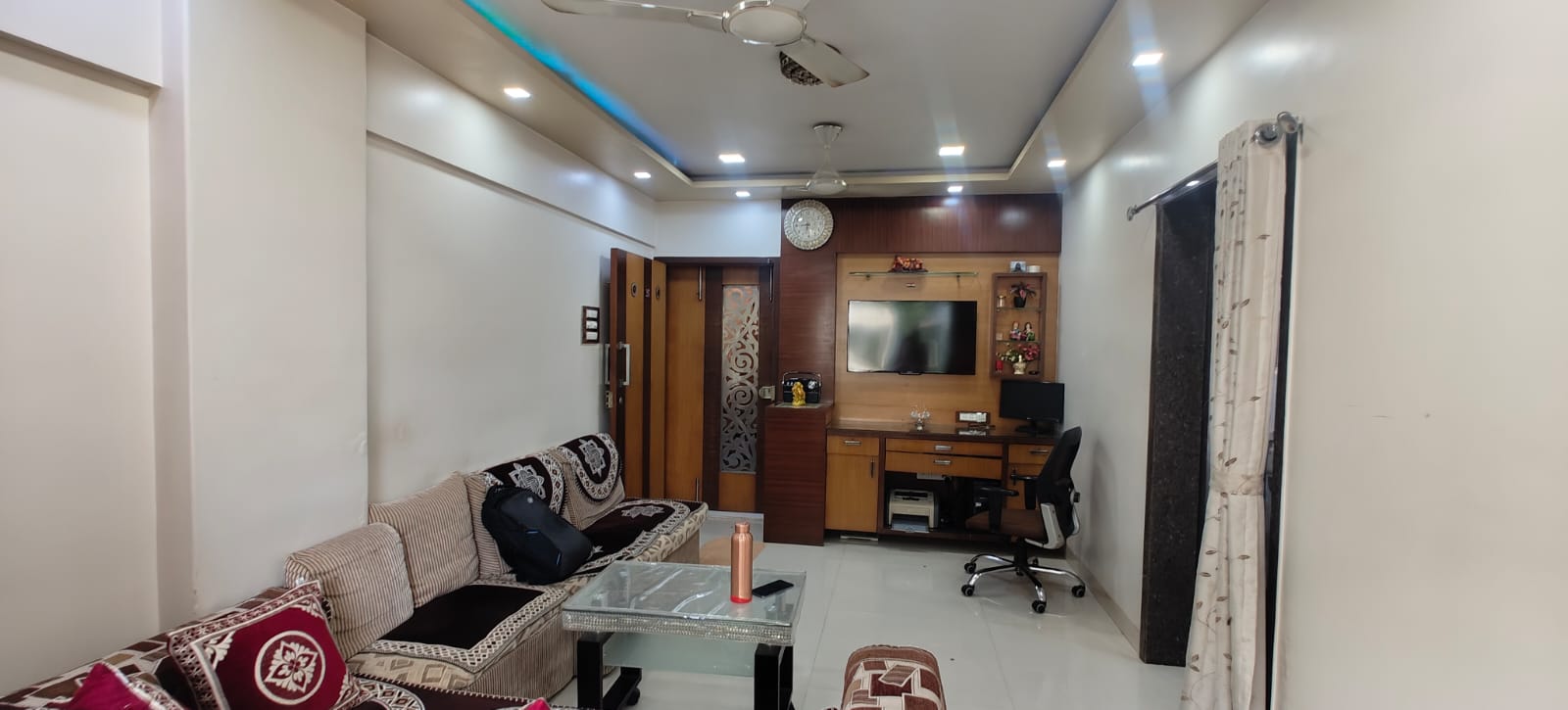 2 BHK Apartment For Rent in Kandivali West