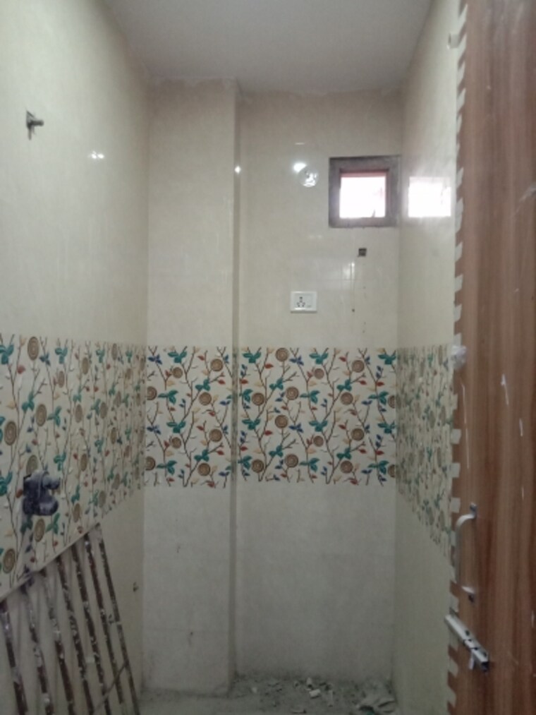 Bathroom, dwarka mor 1 Bedroom 315 Sq.Ft. Builder Floor In Dwarka Mor Delhi 9452415