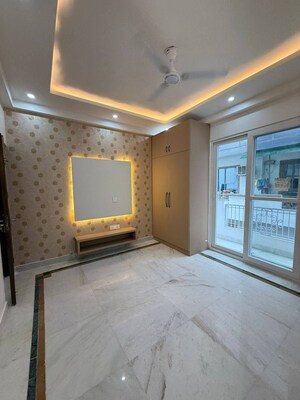 Room in 1 BHK Builder Floor at Saket – for Rent