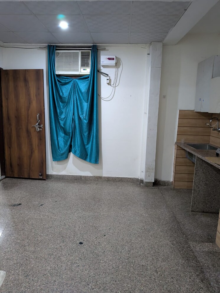 Bedroom, green park 3 Bedroom 200 Sq.Yd. Builder Floor In Green Park Delhi 9452463