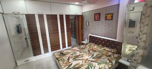 Bedroom in 2 BHK Apartment at Kandivali West – for Rent