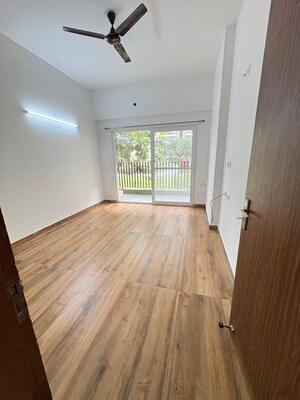 Room in 3 BHK Apartment at Ace Divino, Sector 1 Greater Noida – for Rent