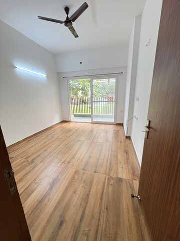 Room in 3 BHK Apartment at Ace Divino, Sector 1 Greater Noida – for Rent