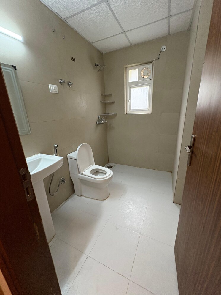 Bathroom, ace-divino 3 Bedroom 933 Sq.Ft. Apartment In Sector 1 Greater Noida Greater Noida 9452510