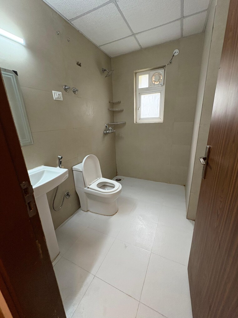 Bathroom, ace-divino 3 Bedroom 933 Sq.Ft. Apartment In Sector 1 Greater Noida Greater Noida 9452510