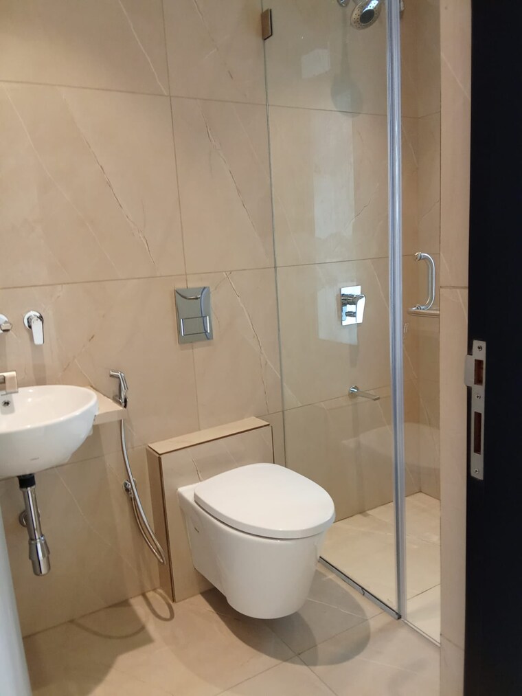 Bathroom, lashkaria-indrasukh 2 Bedroom 780 Sq.Ft. Apartment In Andheri West Mumbai 9452548