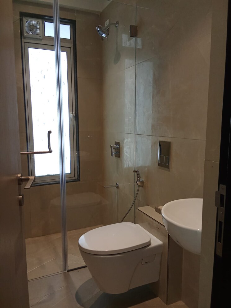 Bathroom, lashkaria-indrasukh 2 Bedroom 780 Sq.Ft. Apartment In Andheri West Mumbai 9452548