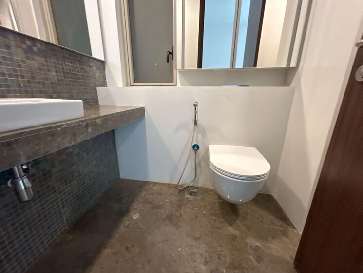 Bathroom, lodha-kiara 5 Bedroom 2505 Sq.Ft. Apartment In Worli Mumbai 9452474