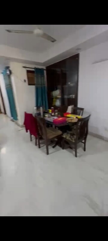 Gym in 3 BHK Builder Floor at Kailash Colony – for Rent