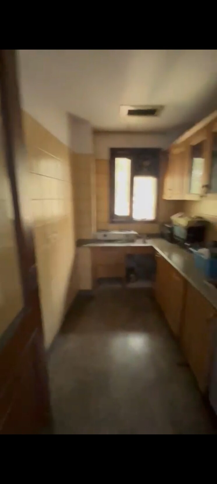 Kitchen, kailash colony 3 Bedroom 160 Sq.Yd. Builder Floor In Kailash Colony Delhi 9452507