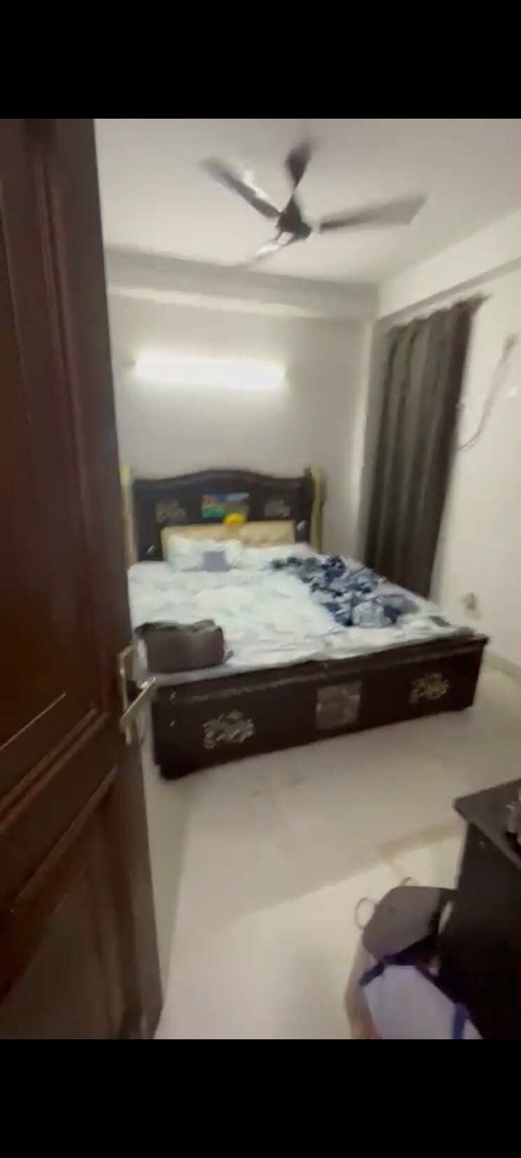 Bedroom, kailash colony 3 Bedroom 160 Sq.Yd. Builder Floor In Kailash Colony Delhi 9452507