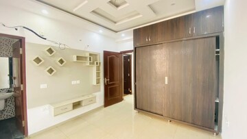Room in 3.5 BHK Apartment at Omaxe New Chandigarh, North Mullanpur – for Rent