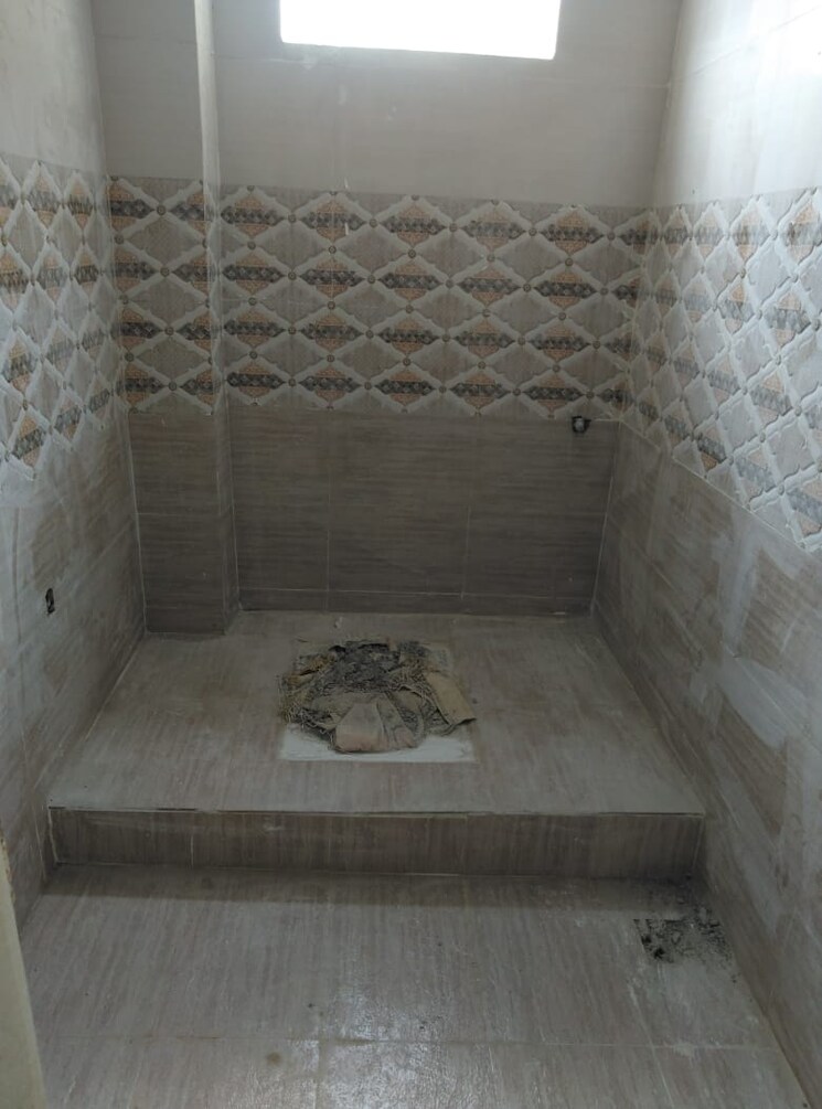 Bathroom, sindhi colony 6 Bedroom 3000 Sq.Ft. Independent House In Sindhi Colony Hyderabad 9452489