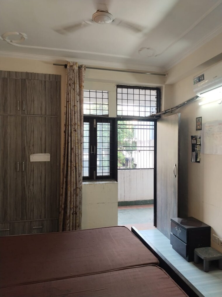 Room, ardee-city 3 Bedroom 1650 Sq.Ft. Builder Floor In Sector 52 Gurgaon 9452522