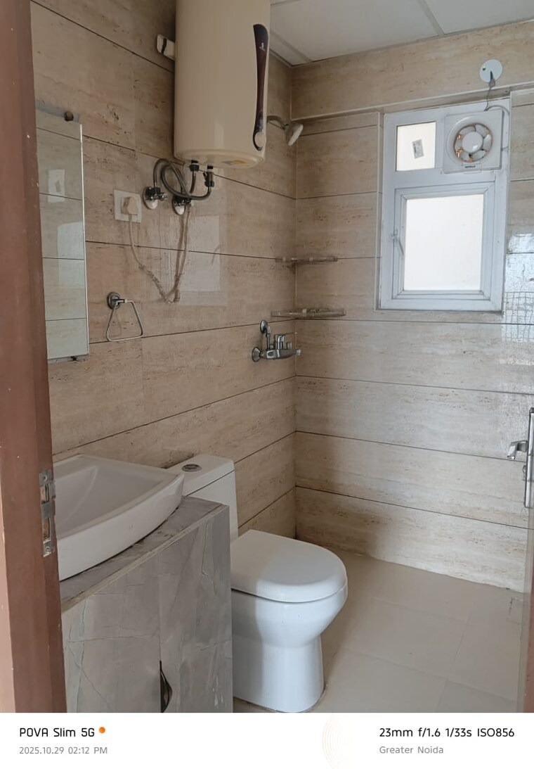 Bathroom, ace-divino 3 Bedroom 933 Sq.Ft. Apartment In Sector 1 Greater Noida Greater Noida 9452531