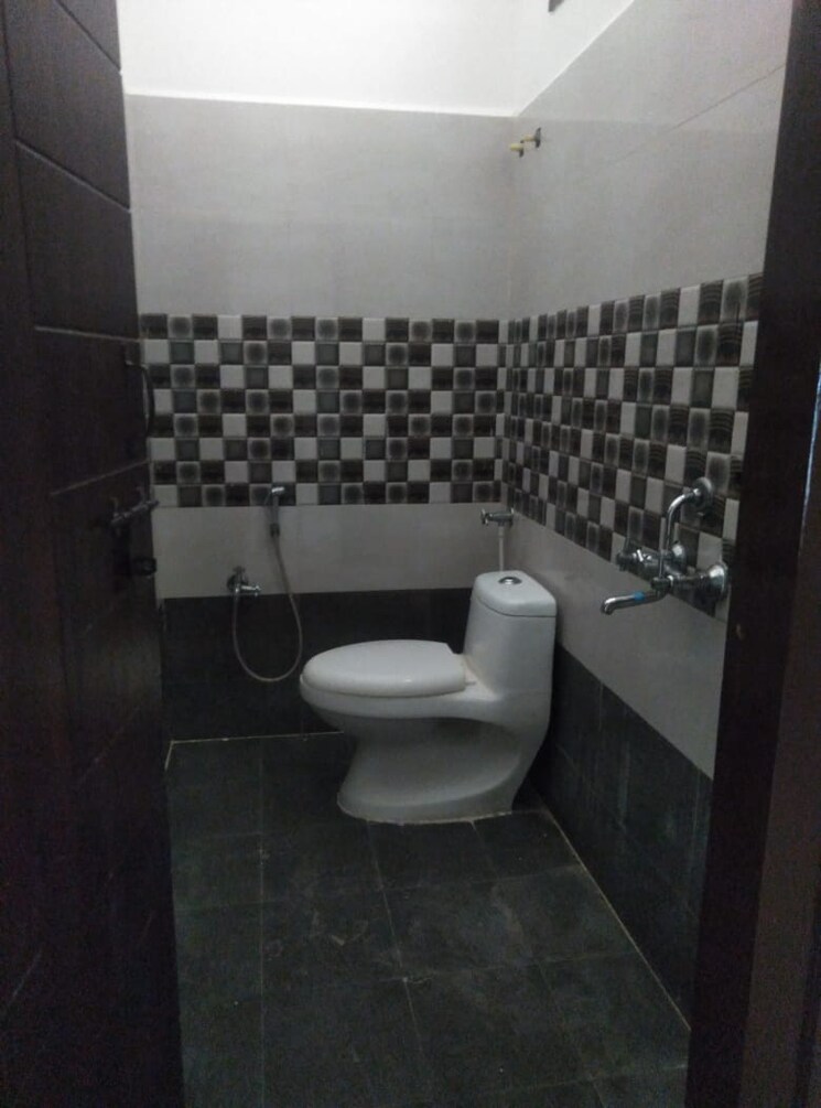 Bathroom, suchitra 6 Bedroom 3000 Sq.Ft. Independent House In Suchitra Hyderabad 9452513