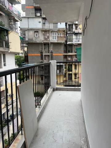 Balcony in 1 BHK Apartment at Vasant Kunj – for Rent