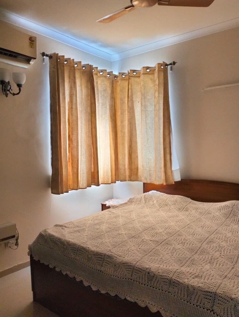 Bedroom, emaar-mgf-emerald-hills 3 Bedroom 1550 Sq.Ft. Apartment In Sector 65 Gurgaon 9452567