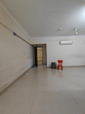 Room in 3 BHK Apartment at Yarrow Apartment, Powai – for Rent