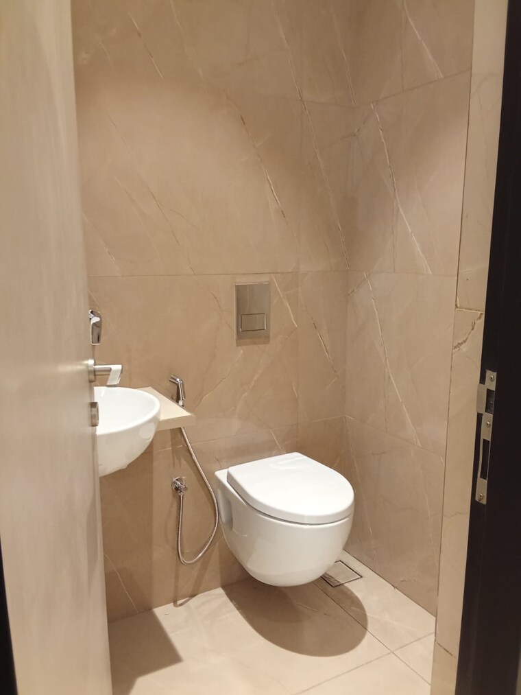Bathroom, lashkaria-indrasukh 3 Bedroom 1100 Sq.Ft. Apartment In Andheri West Mumbai 9452597